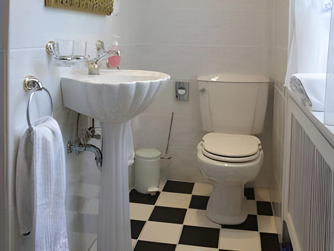 Bathroom 2, Landhotel Becker, Rhein-Lahn-Kreis