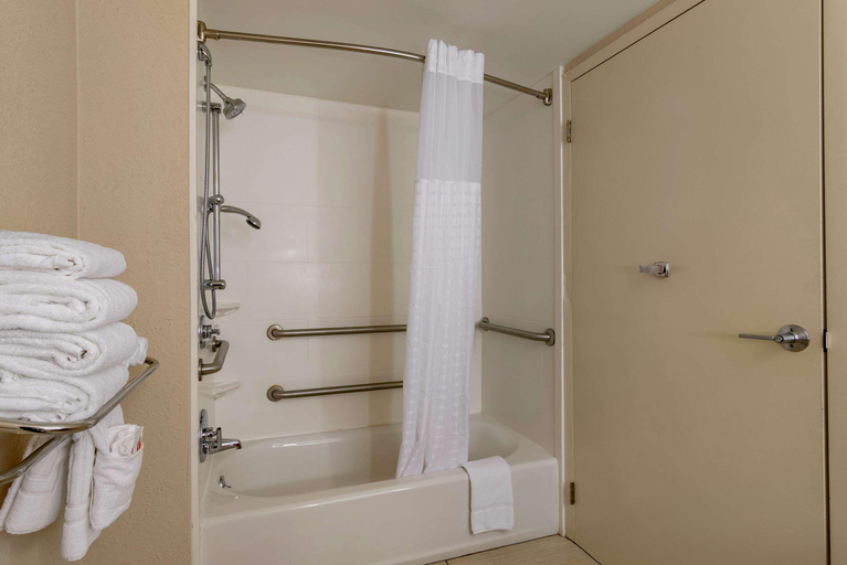Bathroom 4, Comfort Suites Alpharetta/Roswell - Atlanta Area, Fulton
