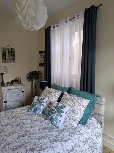 Bedroom 3, Les chambres du vieux quartier, Deux-Sèvres