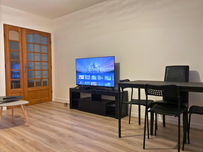 Others 5, La Tour - Tout confort - Hypercentre - Balcon #SirDest, Val-d'Oise