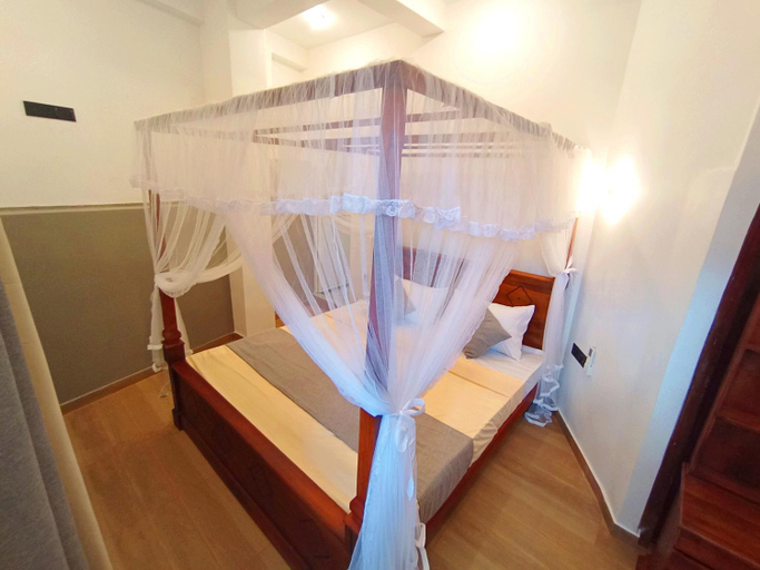 Others 4, M Nethu Villa, Weligama