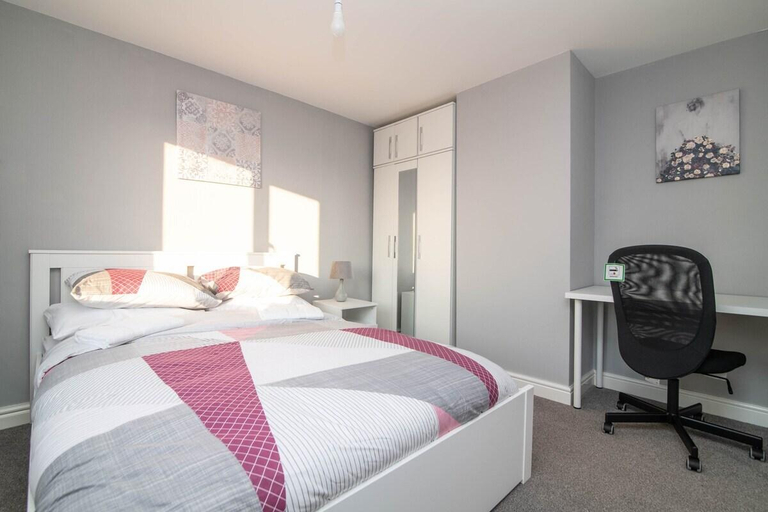 Bedroom 2, Spacious two bed house with parking and garden, Dudley