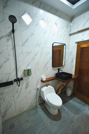 Bathroom 2, Suzi Beach House Mentawai, Kepulauan Mentawai