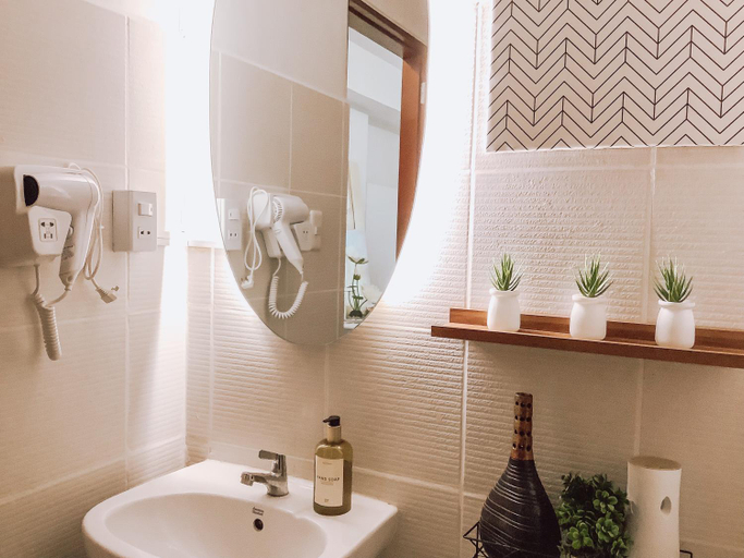 Bathroom 4, Azra Bacolod at Mesavirre, Bacolod City