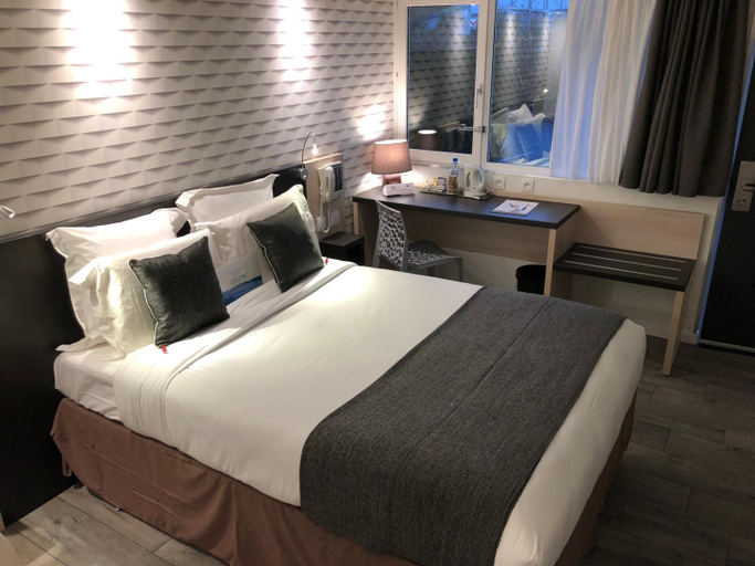Bedroom 3, Kyriad Lisieux, Calvados