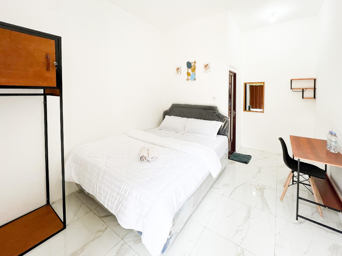 Bedroom, Graha Indah Ngagel Surabaya RedPartner, Surabaya