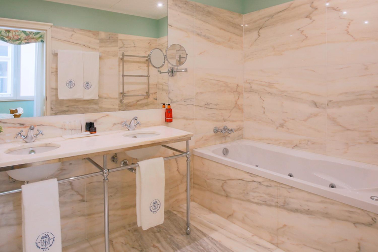 Bathroom 4, GRANDE HOTEL DO PORTO, Porto