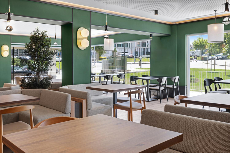 Food & Drinks 5, B&B Hotel Santiago Milladoiro, A Coruña
