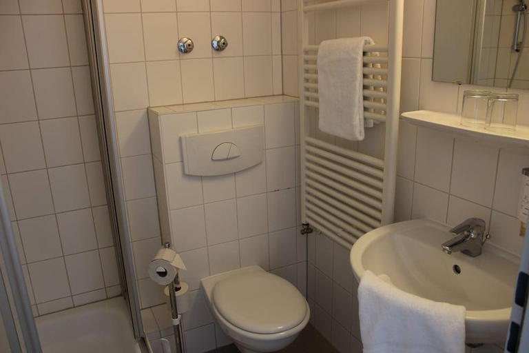 Bathroom 4, Plaza Inn Hannover City Nord, Region Hannover