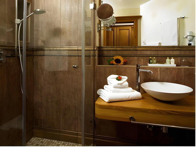 Bathroom 2, Hotel Leeberghof, Miesbach