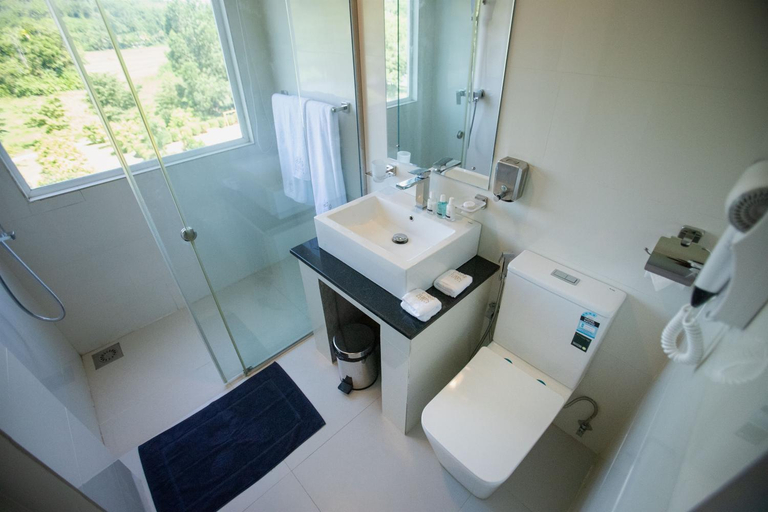 Bathroom, Sueen Nature Resort, Palindanuwara