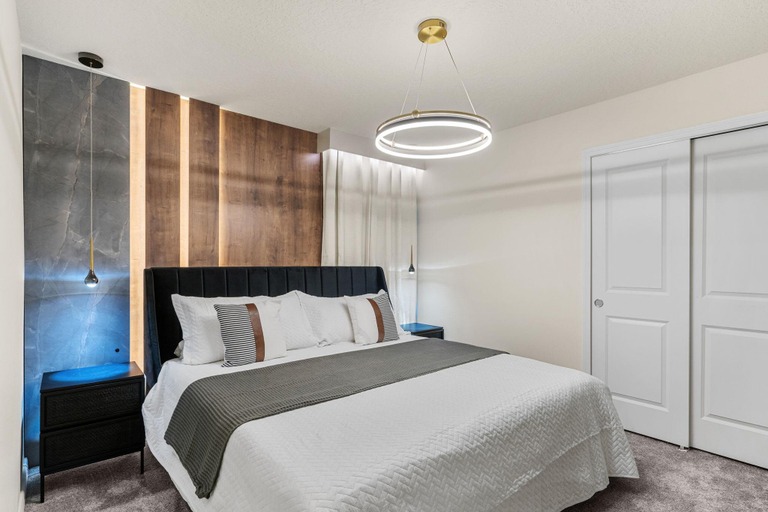 3, Ultimate 10 Bed Luxury Retreat With Epic Playroom, Lake