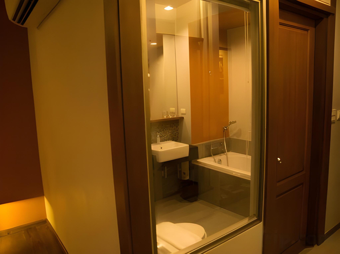 Bathroom 4, Grand Hotel Vientiane, Vientiane