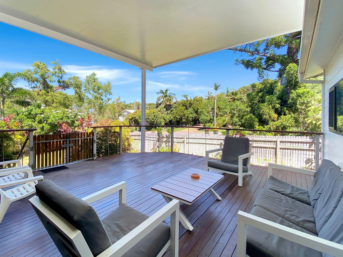 Others 5, Kadani, Magnetic Island