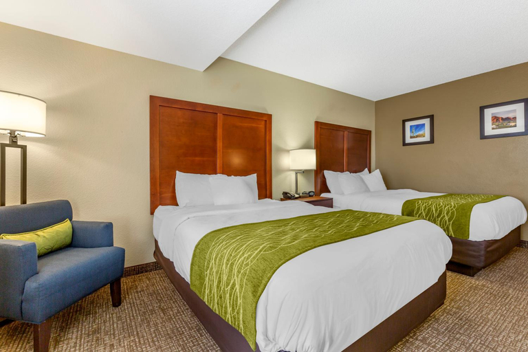 Bedroom 3, Comfort Inn & Suites Phoenix North / Deer Valley, Maricopa