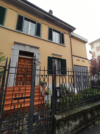 Others 5, B&B Number 9, Bologna