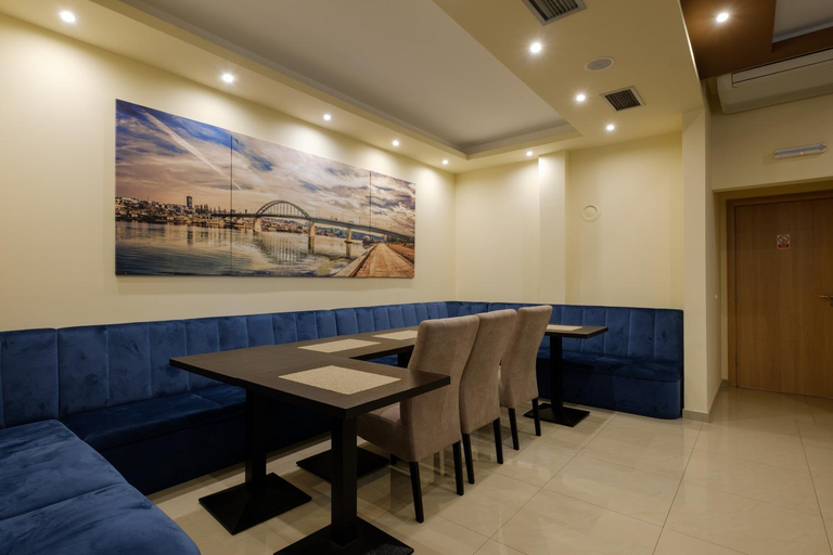 Food & Drinks 5, Airport Hotel Garni, Surčin