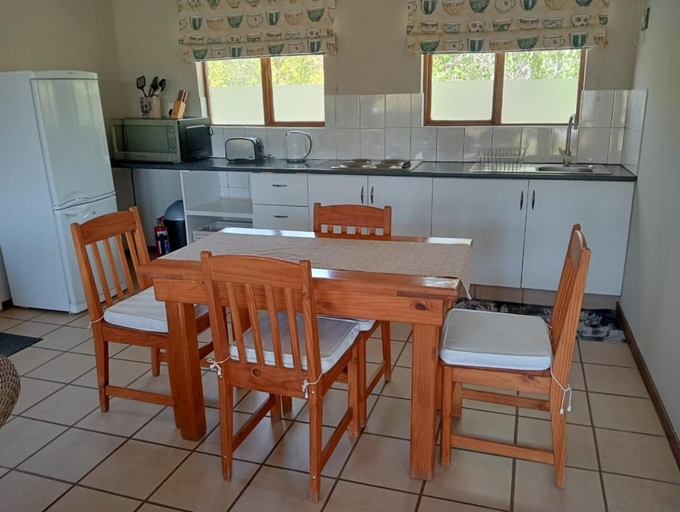 Others 4, Fairview Cottages, Thabo Mofutsanyane