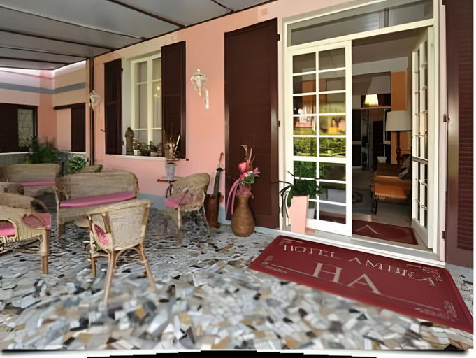 Lobby 4, Ambra, Lucca