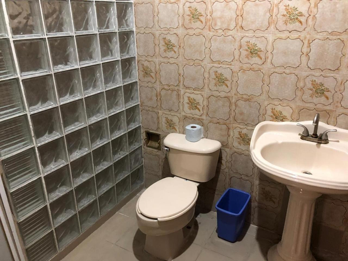 Bathroom, Casa para 16 personas, Temixco