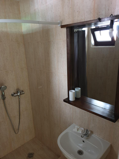 Bathroom 4, Vita de vie estival, Costinesti