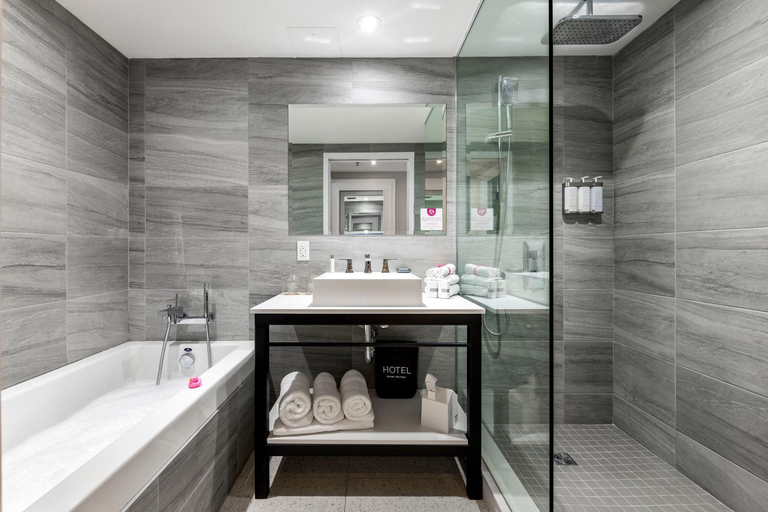 Bathroom 4, HOTEL10, Montréal