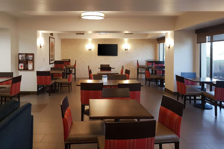 Food & Drinks 5, Comfort Inn I-10 West at 51st Ave, Maricopa