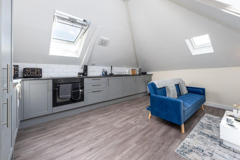 Others 5, Spacious City Centre Penthouse Gem, Cathedral View, Kent