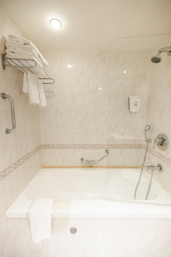 Bathroom 5, Grand Court, Jerusalem