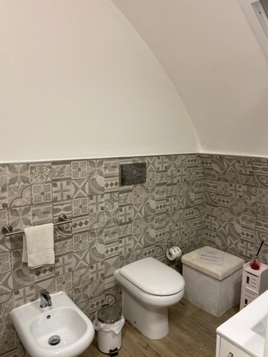 Bathroom 3, Pietra Viva room, Bari