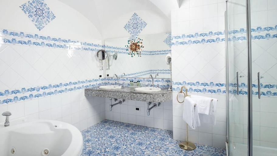 Bathroom 5, Hotel Scalinatella, Napoli