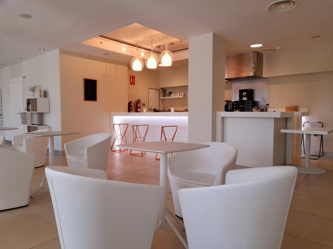 Others 4, Hotel Ceres, Burgos
