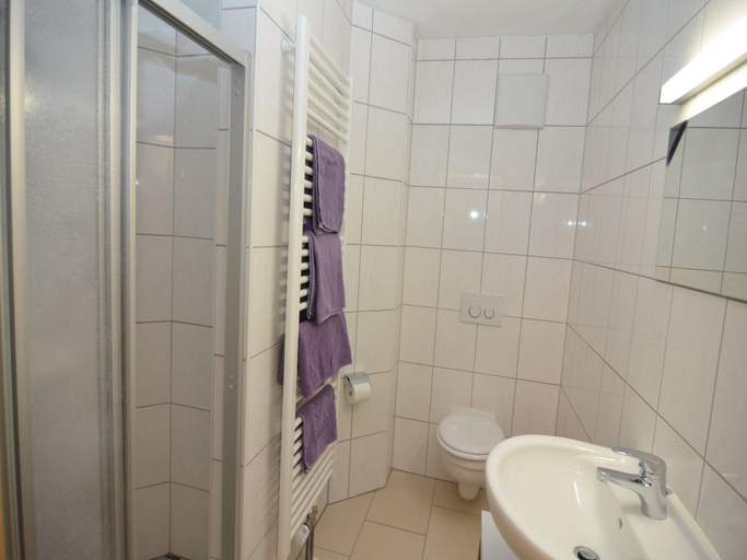 Bathroom 3, Wohnung in Rotthalmunster mit Garten, Passau