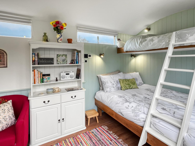 Bedroom 2, Foxgloves Hut Brompton Regis, Somerset