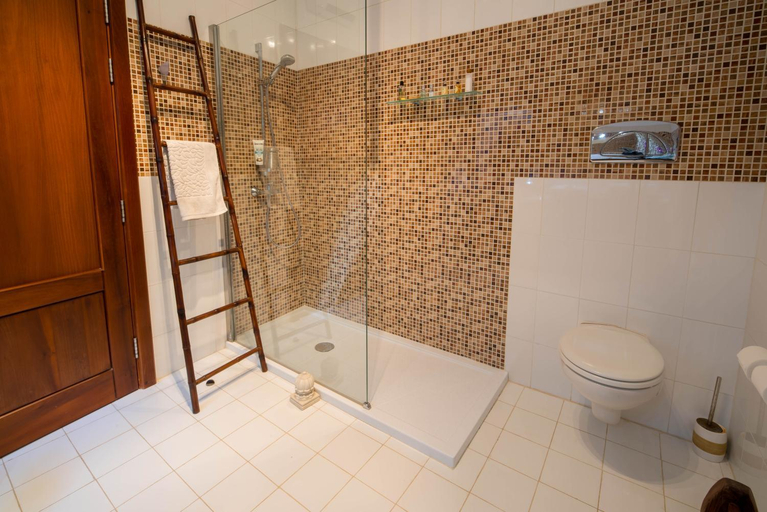 Bathroom 4, ALTO Beyond