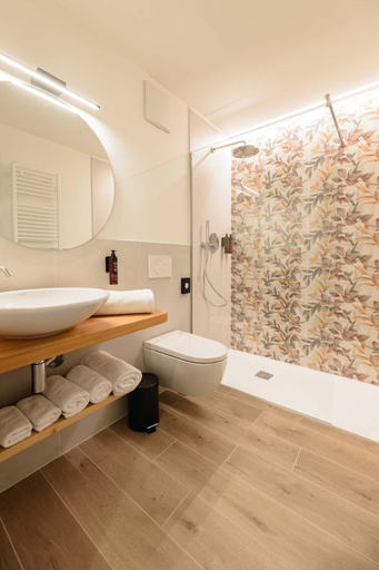 Bathroom 5, NAOMI Rooms, Bolzano