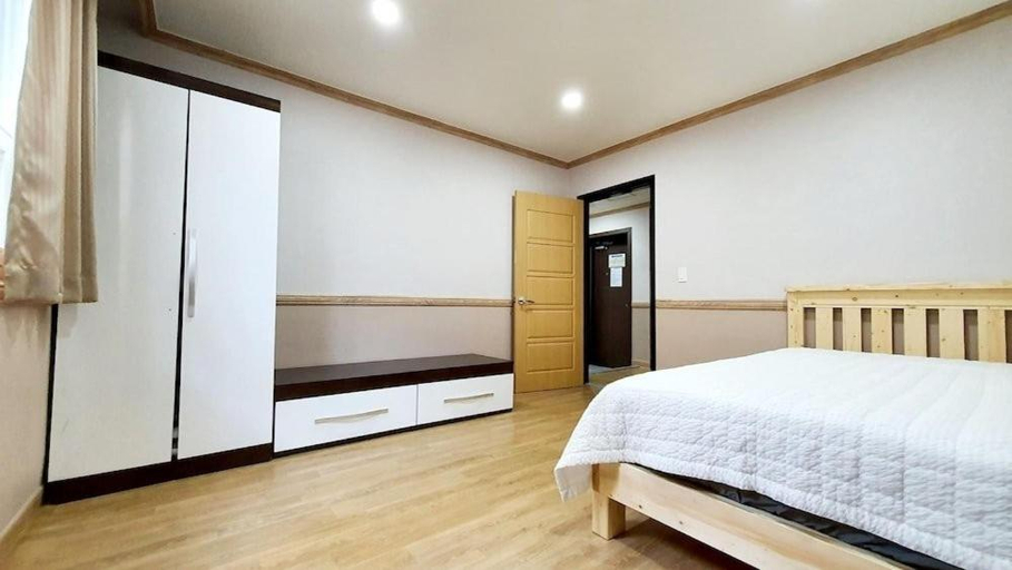 Bedroom 1, Daecheon Resortel, Boryeong