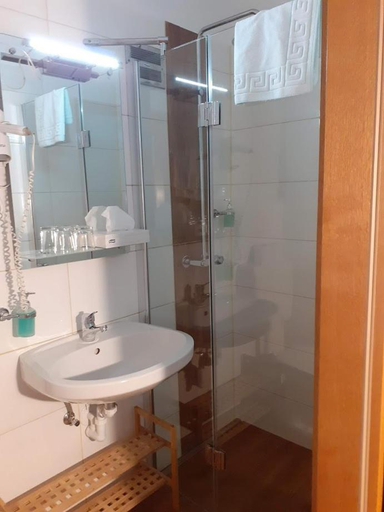 Bathroom 4, Gasthof Brauerei Kofler, Liezen