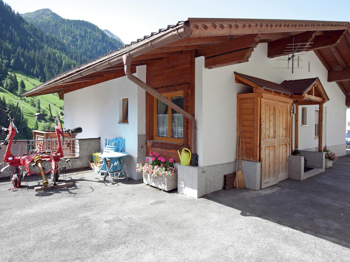 Others 3, Apartment in Kappl near Ski Slopes, Landeck