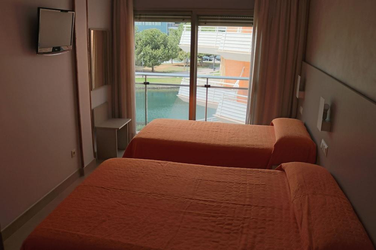 Others 5, Marina, Castellón