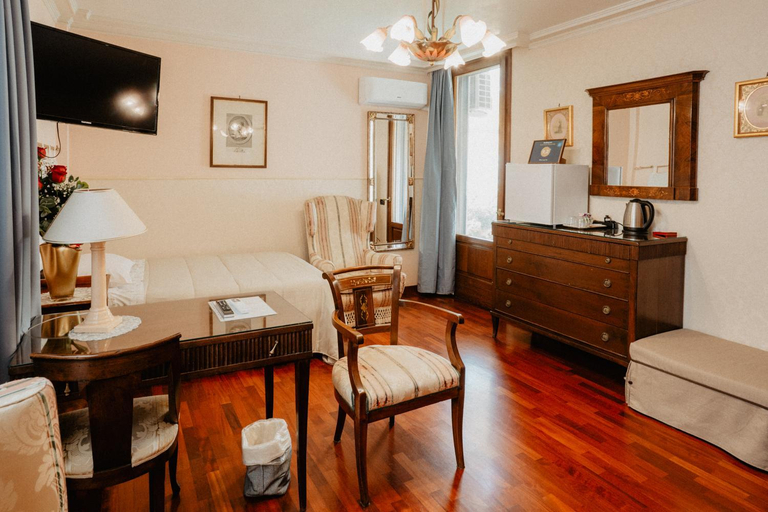 Bedroom, Villa Luigi XVI, Taranto