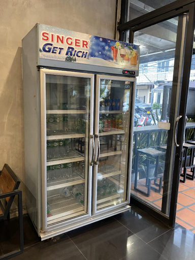 Food & Drinks