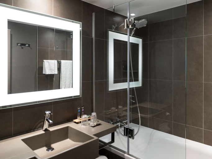 Bathroom 5, Novotel Brussels Airport, Vlaams Brabant