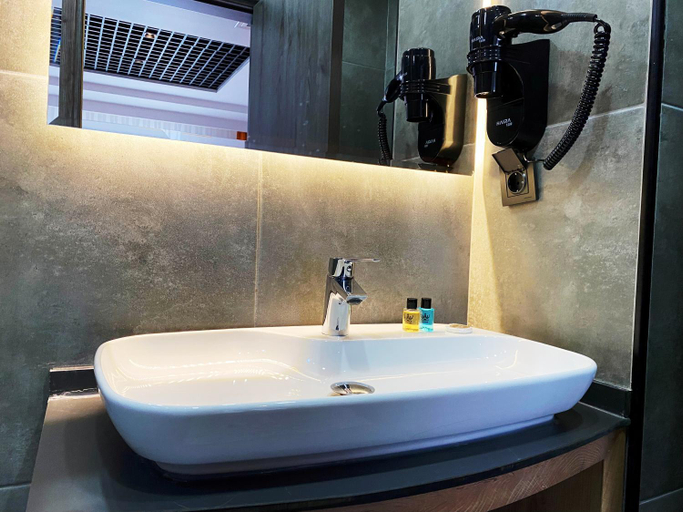 Bathroom 3, CSK OTEL, Merkez