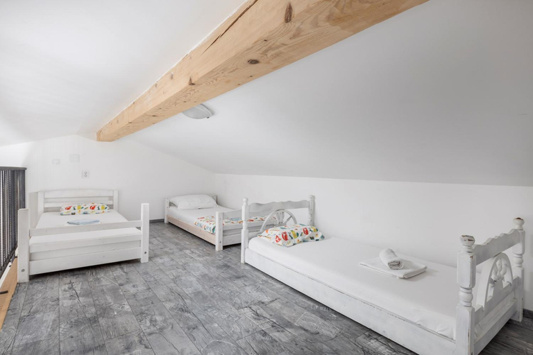 Others 5, Villa Vuka, Omišalj