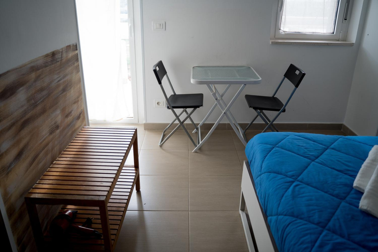 Others 4, Coco'S Rooms, Bari