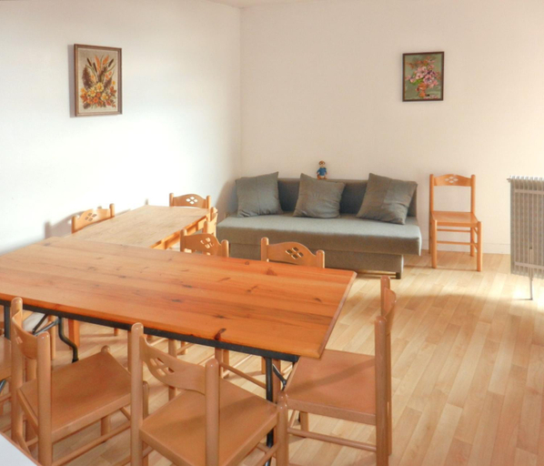 Others 3, Appartement spacieux a Allevard - 68 m² avec vue montagne, Isère