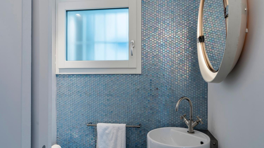 Bathroom 3, VILLA PONTI 6, Emma Villas, Genova