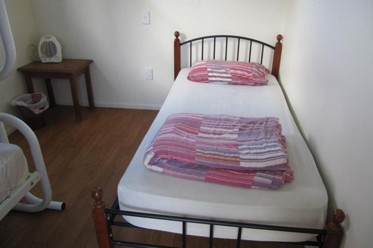 Bedroom 3, Off The Track Backpackers, Taupo