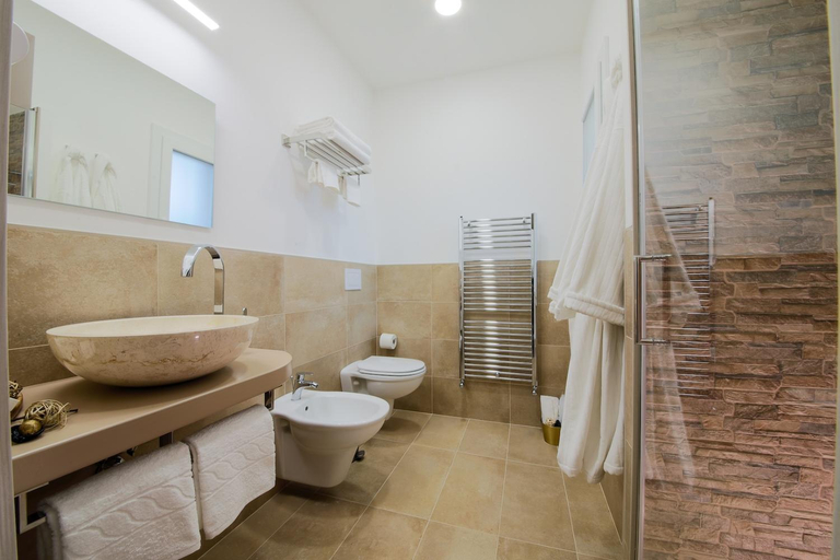 Bathroom 2, Aiem B&B, Reggio Di Calabria